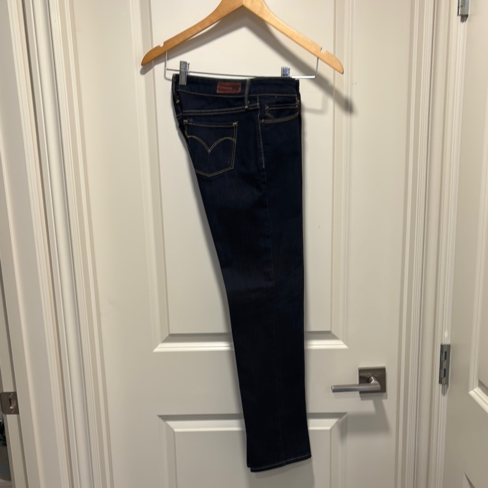 Levi's Blue med rise Straight Leg slight curve Jeans